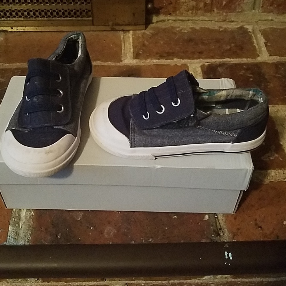 Kid's shoes